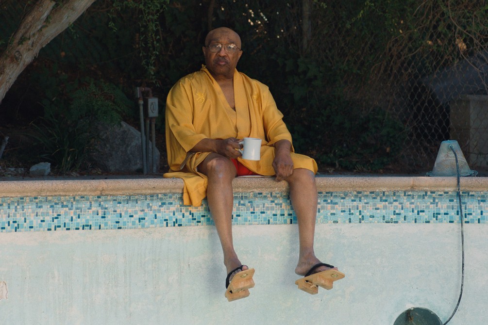 Swamp Dogg Gets His Pool Painted