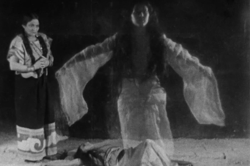 La Llorona (1933) & La Llorona (2020) movie still
